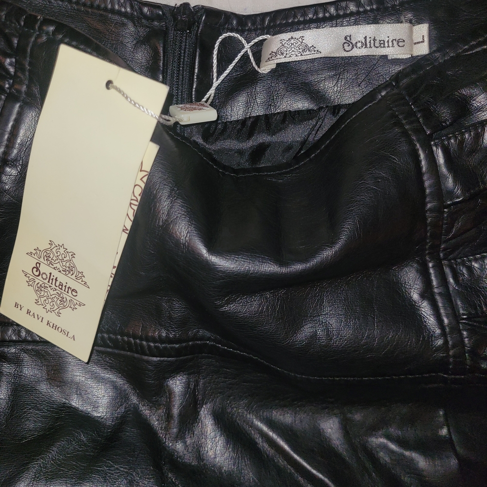 Solitaire Black Faux Leather Short Skirt L - Picture 3 of 4